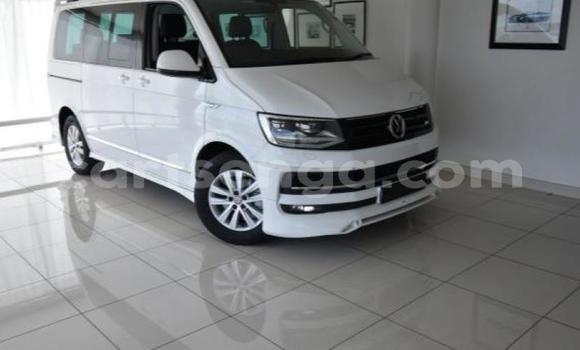 Acheter Occasion Voiture Volkswagen Caravelle Blanc à Mbabane, Manzini Acheter Occasion Voiture Volkswagen Caravelle Blanc à Mbabane, Manzini