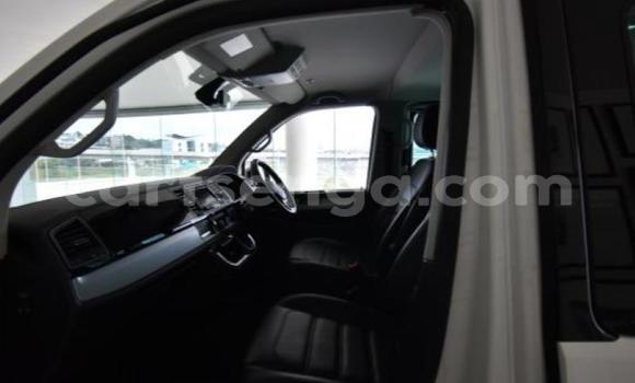 Acheter Occasion Voiture Volkswagen Caravelle Blanc à Mbabane, Manzini Acheter Occasion Voiture Volkswagen Caravelle Blanc à Mbabane, Manzini