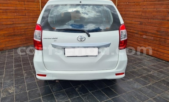 Acheter Occasion Voiture Toyota Avanza Blanc à Big Bend, Lubombo Acheter Occasion Voiture Toyota Avanza Blanc à Big Bend, Lubombo