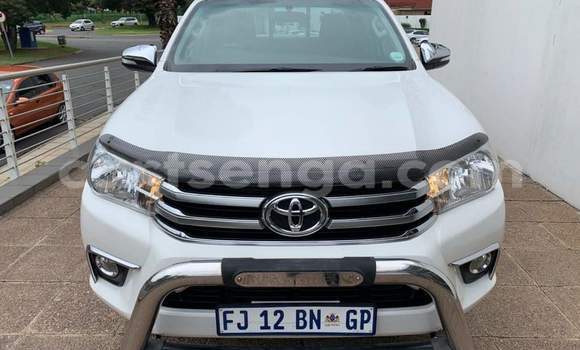 Buy Used Toyota Hilux White Car in Ezulwini in Hhohho Buy Used Toyota Hilux White Car in Ezulwini in Hhohho