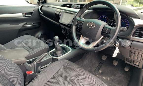 Buy Used Toyota Hilux White Car in Ezulwini in Hhohho Buy Used Toyota Hilux White Car in Ezulwini in Hhohho