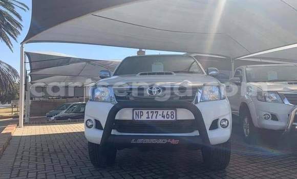 Buy Used Toyota Hilux White Car in Ezulwini in Hhohho Buy Used Toyota Hilux White Car in Ezulwini in Hhohho