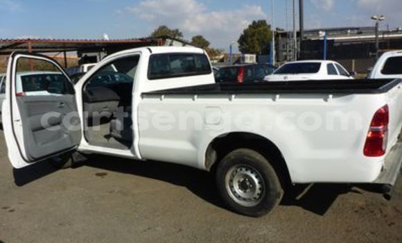 Nunua Ilio tumika Toyota Hilux White Gari ndani ya Mbabane nchini Manzini Nunua Ilio tumika Toyota Hilux White Gari ndani ya Mbabane nchini Manzini