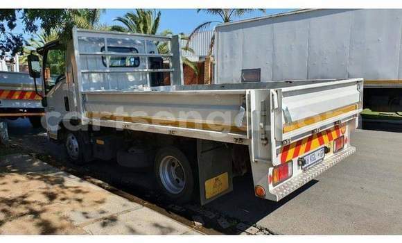 Buy Used Nissan Pickup White Car in Hluti in Shiselweni District Buy Used Nissan Pickup White Car in Hluti in Shiselweni District