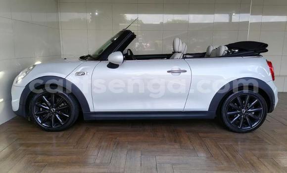 Acheter Occasion Voiture MINI Cooper Beige à Big Bend, Lubombo Acheter Occasion Voiture MINI Cooper Beige à Big Bend, Lubombo