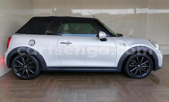 Acheter Occasion Voiture MINI Cooper Beige à Big Bend, Lubombo Acheter Occasion Voiture MINI Cooper Beige à Big Bend, Lubombo