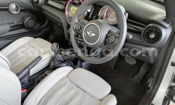 Acheter Occasion Voiture MINI Cooper Beige à Big Bend, Lubombo Acheter Occasion Voiture MINI Cooper Beige à Big Bend, Lubombo