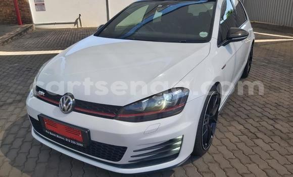 Nunua Ilio tumika Volkswagen Golf White Gari ndani ya Manzini nchini Manzini