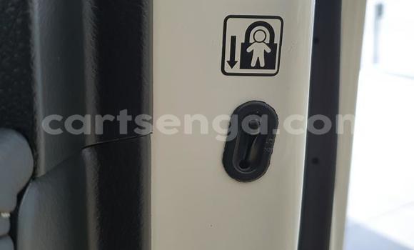 Buy Used Toyota Hilux White Car in Ezulwini in Hhohho Buy Used Toyota Hilux White Car in Ezulwini in Hhohho