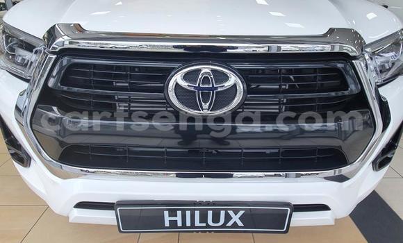 Buy Used Toyota Hilux White Car in Ezulwini in Hhohho Buy Used Toyota Hilux White Car in Ezulwini in Hhohho