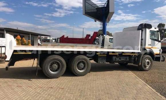Buy Used Mercedes‒Benz Truck White Truck in Ezulwini in Hhohho Buy Used Mercedes‒Benz Truck White Truck in Ezulwini in Hhohho