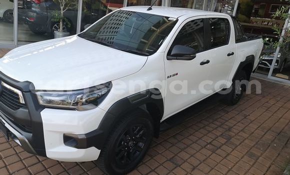 Buy Used Toyota Hilux White Car in Import - Dubai in Hhohho Buy Used Toyota Hilux White Car in Import - Dubai in Hhohho