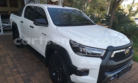 Buy Used Toyota Hilux White Car in Import - Dubai in Hhohho Buy Used Toyota Hilux White Car in Import - Dubai in Hhohho
