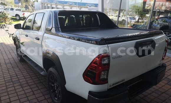 Buy Used Toyota Hilux White Car in Import - Dubai in Hhohho Buy Used Toyota Hilux White Car in Import - Dubai in Hhohho