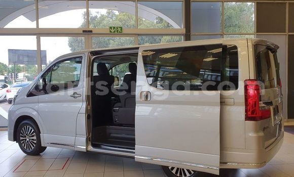 Buy Used Toyota Pickup White Car in Manzini in Manzini Buy Used Toyota Pickup White Car in Manzini in Manzini