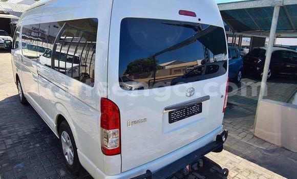 Buy Used Toyota Commuter White Car in Mbabane in Manzini Buy Used Toyota Commuter White Car in Mbabane in Manzini
