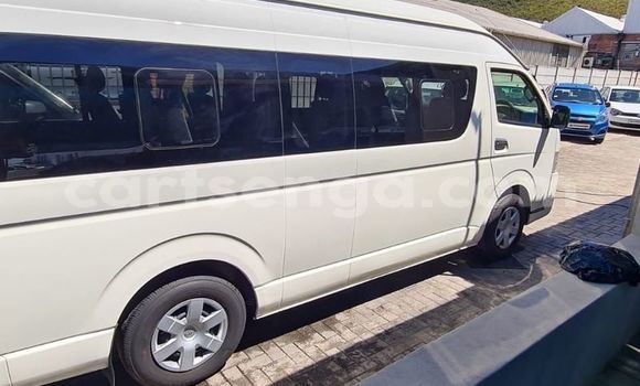 Buy Used Toyota Commuter White Car in Mbabane in Manzini Buy Used Toyota Commuter White Car in Mbabane in Manzini