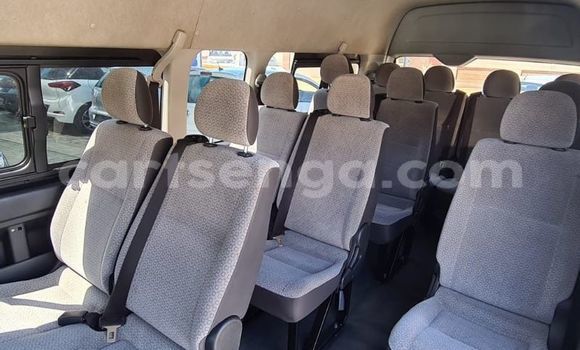 Buy Used Toyota Commuter White Car in Mbabane in Manzini Buy Used Toyota Commuter White Car in Mbabane in Manzini