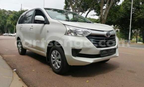 Nunua Ilio tumika Toyota Avanza White Gari ndani ya Ezulwini nchini Hhohho Nunua Ilio tumika Toyota Avanza White Gari ndani ya Ezulwini nchini Hhohho