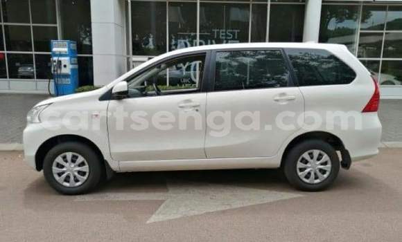 Nunua Ilio tumika Toyota Avanza White Gari ndani ya Ezulwini nchini Hhohho Nunua Ilio tumika Toyota Avanza White Gari ndani ya Ezulwini nchini Hhohho
