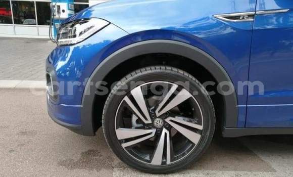 Buy Used Volkswagen T-Roc Blue Car in Mbabane in Manzini Buy Used Volkswagen T-Roc Blue Car in Mbabane in Manzini