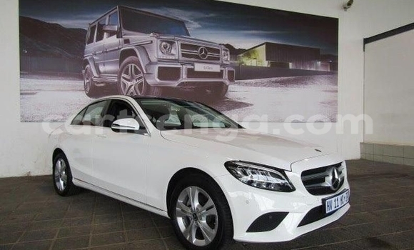 Acheter Occasion Voiture Mercedes‒Benz C-klasse Blanc à Big Bend, Lubombo Acheter Occasion Voiture Mercedes‒Benz C-klasse Blanc à Big Bend, Lubombo