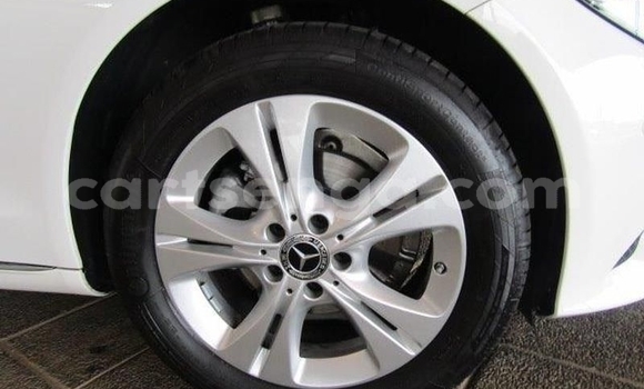 Acheter Occasion Voiture Mercedes‒Benz C-klasse Blanc à Big Bend, Lubombo Acheter Occasion Voiture Mercedes‒Benz C-klasse Blanc à Big Bend, Lubombo