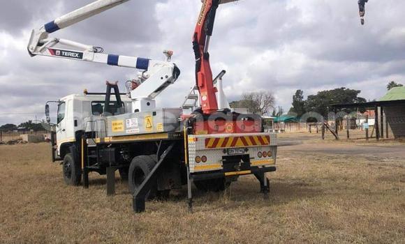 Acheter Occasion Utilitaire Hino 300 Series Blanc à Mbabane, Manzini Acheter Occasion Utilitaire Hino 300 Series Blanc à Mbabane, Manzini