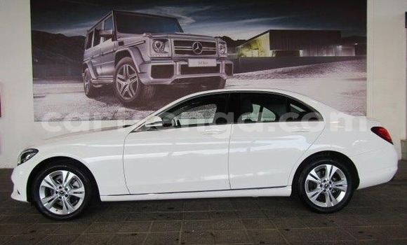 Acheter Occasion Voiture Mercedes‒Benz C-klasse Blanc à Big Bend, Lubombo Acheter Occasion Voiture Mercedes‒Benz C-klasse Blanc à Big Bend, Lubombo