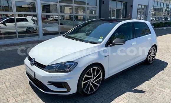 Nunua Ilio tumika Volkswagen Golf R White Gari ndani ya Manzini nchini Manzini