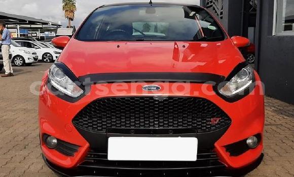 Nunua Ilio tumika Ford Fiesta ST Beige Gari ndani ya Big Bend nchini Lubombo