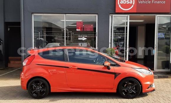 Nunua Ilio tumika Ford Fiesta ST Beige Gari ndani ya Big Bend nchini Lubombo Nunua Ilio tumika Ford Fiesta ST Beige Gari ndani ya Big Bend nchini Lubombo