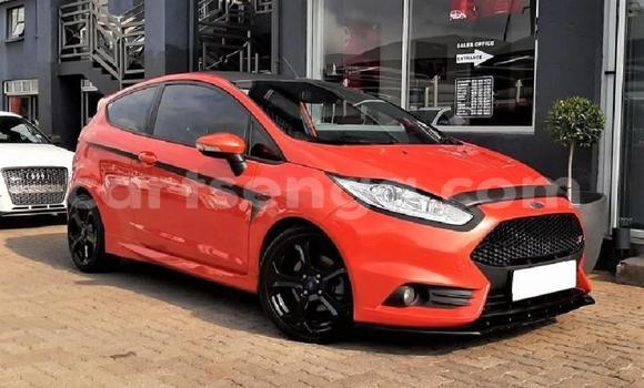 Nunua Ilio tumika Ford Fiesta ST Beige Gari ndani ya Big Bend nchini Lubombo Nunua Ilio tumika Ford Fiesta ST Beige Gari ndani ya Big Bend nchini Lubombo