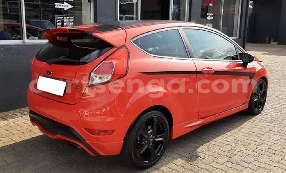 Nunua Ilio tumika Ford Fiesta ST Beige Gari ndani ya Big Bend nchini Lubombo Nunua Ilio tumika Ford Fiesta ST Beige Gari ndani ya Big Bend nchini Lubombo