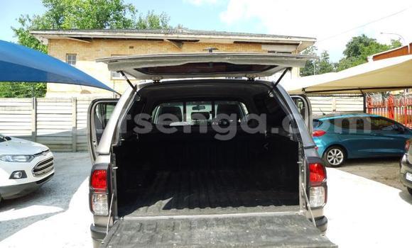 Nunua Ilio tumika Toyota Hilux Beige Gari ndani ya Big Bend nchini Lubombo Nunua Ilio tumika Toyota Hilux Beige Gari ndani ya Big Bend nchini Lubombo