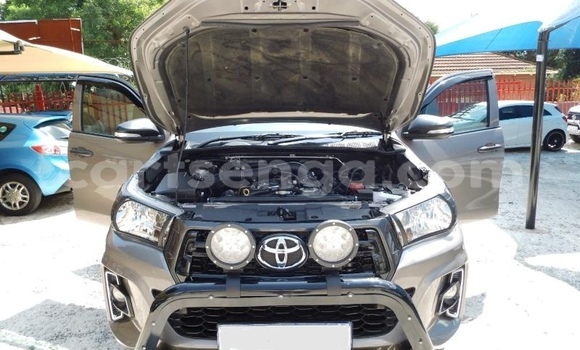 Nunua Ilio tumika Toyota Hilux Beige Gari ndani ya Big Bend nchini Lubombo Nunua Ilio tumika Toyota Hilux Beige Gari ndani ya Big Bend nchini Lubombo