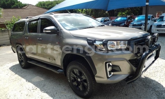 Nunua Ilio tumika Toyota Hilux Beige Gari ndani ya Big Bend nchini Lubombo Nunua Ilio tumika Toyota Hilux Beige Gari ndani ya Big Bend nchini Lubombo