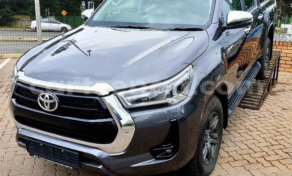 Buy Used Toyota Hilux Black Car in Mbabane in Manzini