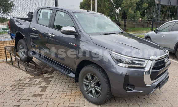 Buy Used Toyota Hilux Black Car in Mbabane in Manzini Buy Used Toyota Hilux Black Car in Mbabane in Manzini