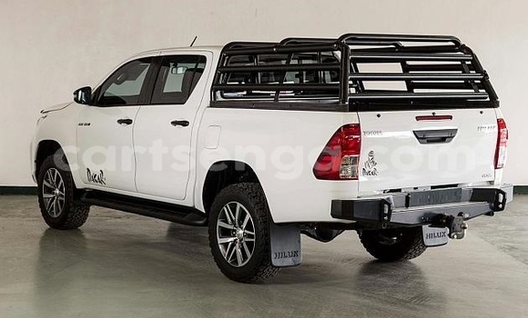 Buy Used Toyota Hilux White Car in Mbabane in Manzini Buy Used Toyota Hilux White Car in Mbabane in Manzini
