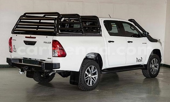 Buy Used Toyota Hilux White Car in Mbabane in Manzini Buy Used Toyota Hilux White Car in Mbabane in Manzini