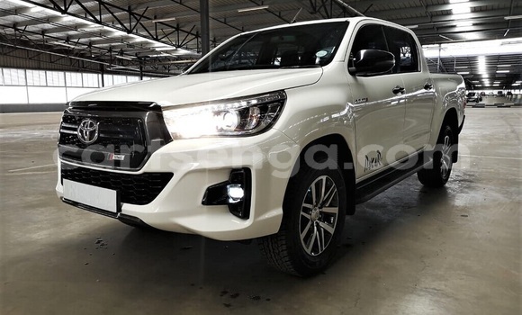 Nunua Ilio tumika Toyota Hilux White Gari ndani ya Mbabane nchini Manzini Nunua Ilio tumika Toyota Hilux White Gari ndani ya Mbabane nchini Manzini