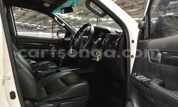 Buy Used Toyota Hilux White Car in Mbabane in Manzini Buy Used Toyota Hilux White Car in Mbabane in Manzini
