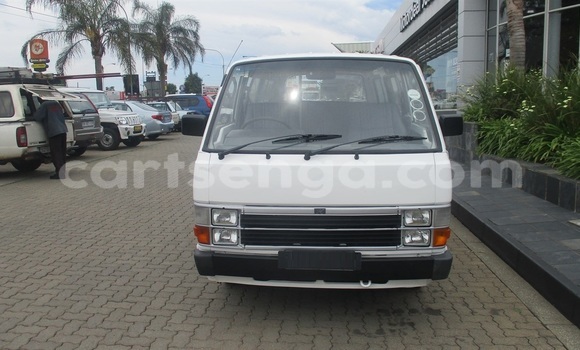 Buy Used Toyota Hiace White Car in Mbabane in Manzini Buy Used Toyota Hiace White Car in Mbabane in Manzini