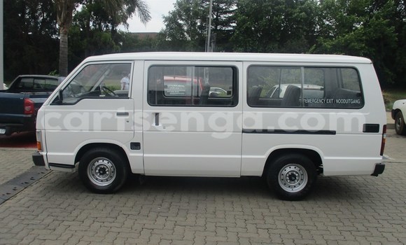 Buy Used Toyota Hiace White Car in Mbabane in Manzini Buy Used Toyota Hiace White Car in Mbabane in Manzini