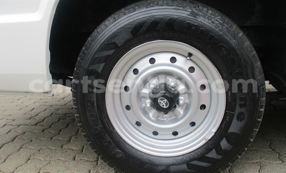 Buy Used Toyota Hiace White Car in Mbabane in Manzini Buy Used Toyota Hiace White Car in Mbabane in Manzini