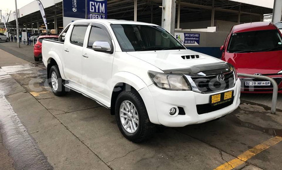Buy Used Toyota Hilux White Car in Mbabane in Manzini
