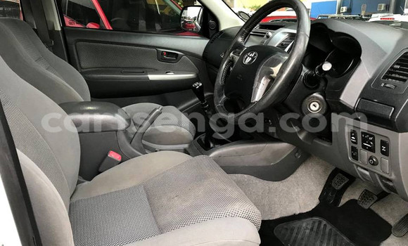 Buy Used Toyota Hilux White Car in Mbabane in Manzini Buy Used Toyota Hilux White Car in Mbabane in Manzini