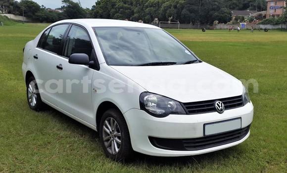 Nunua Ilio tumika Volkswagen Polo White Gari ndani ya Ezulwini nchini Hhohho Nunua Ilio tumika Volkswagen Polo White Gari ndani ya Ezulwini nchini Hhohho