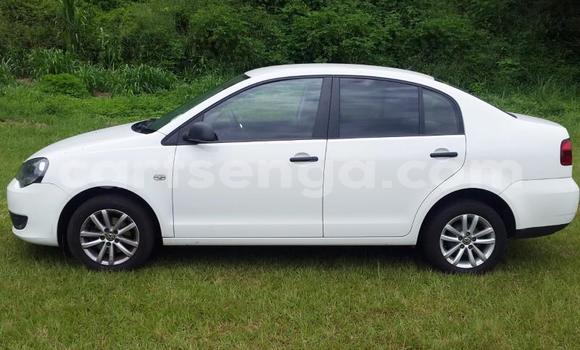 Nunua Ilio tumika Volkswagen Polo White Gari ndani ya Ezulwini nchini Hhohho Nunua Ilio tumika Volkswagen Polo White Gari ndani ya Ezulwini nchini Hhohho